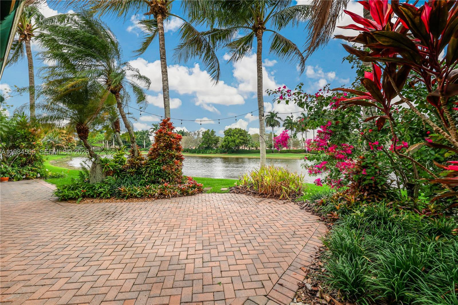 SAVANNA / COVE I - Residential Lease