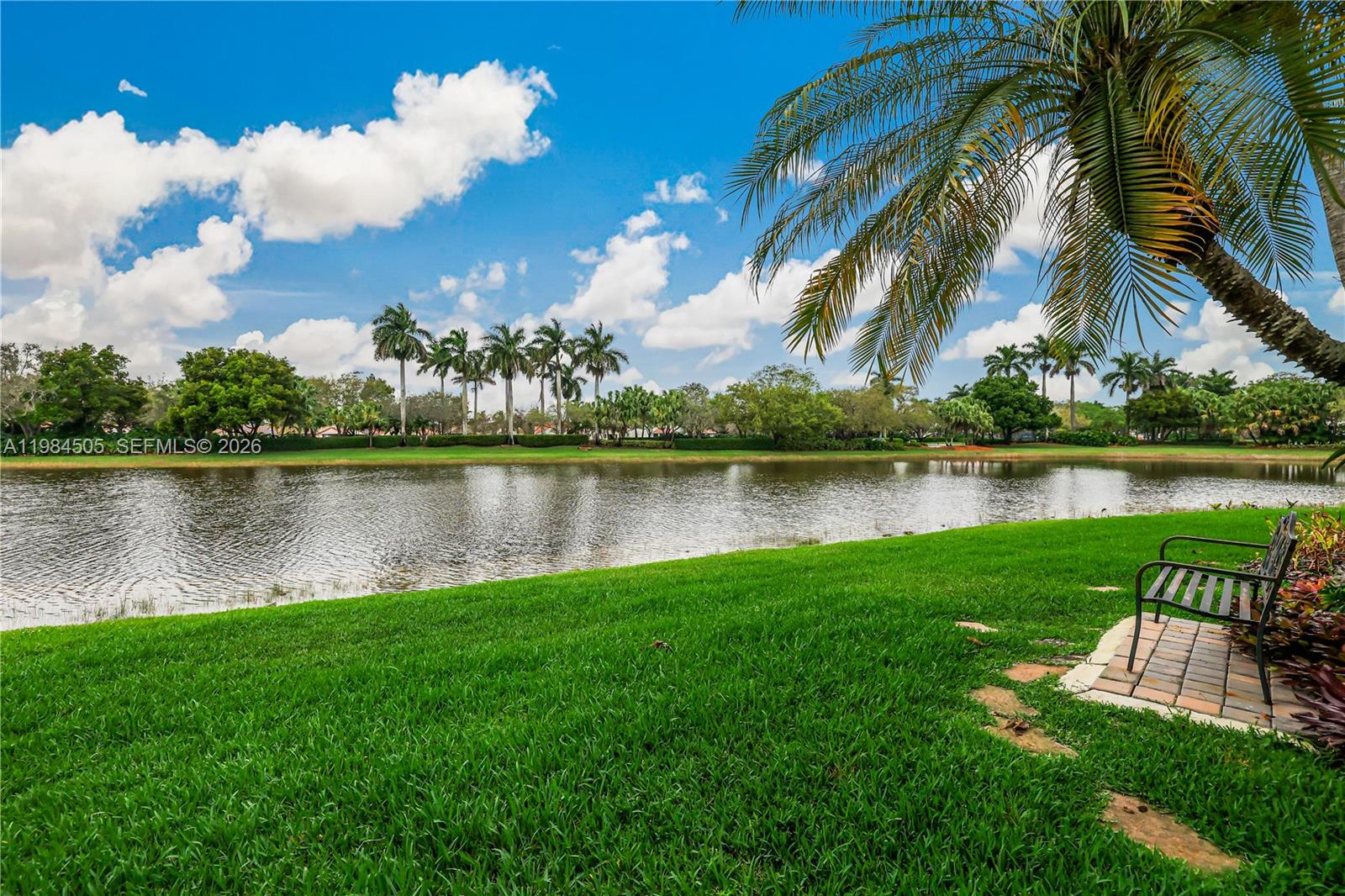 SAVANNA / COVE I - Residential Lease