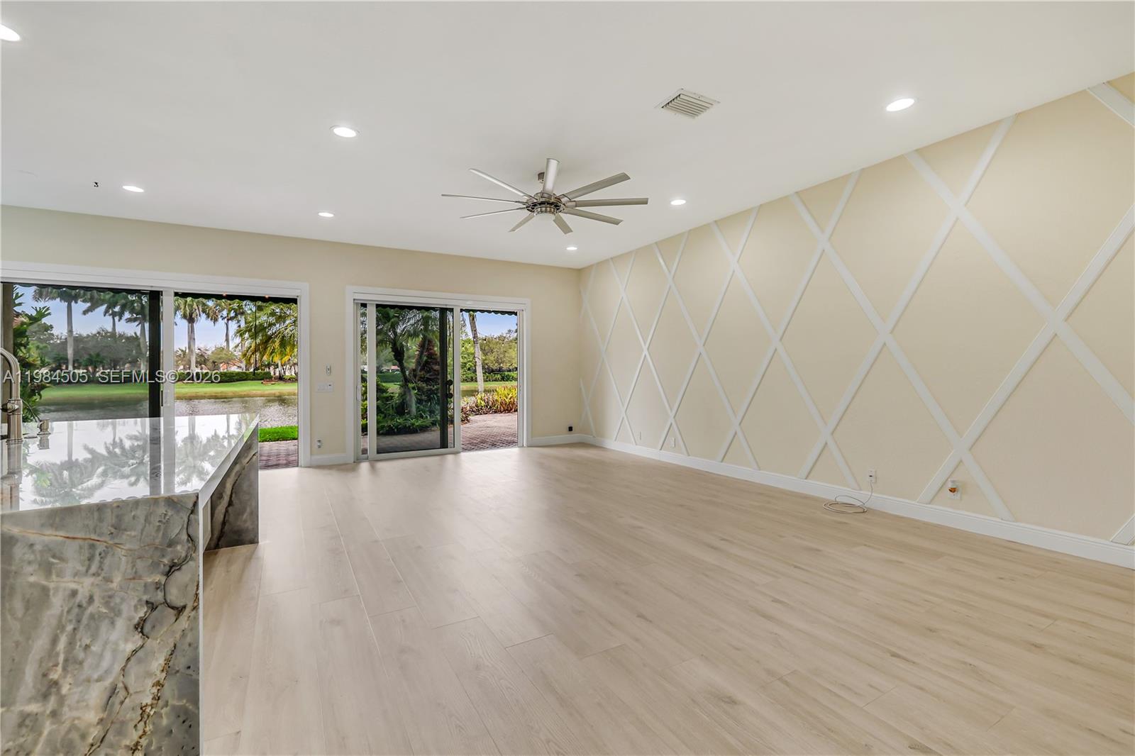 SAVANNA / COVE I - Residential Lease