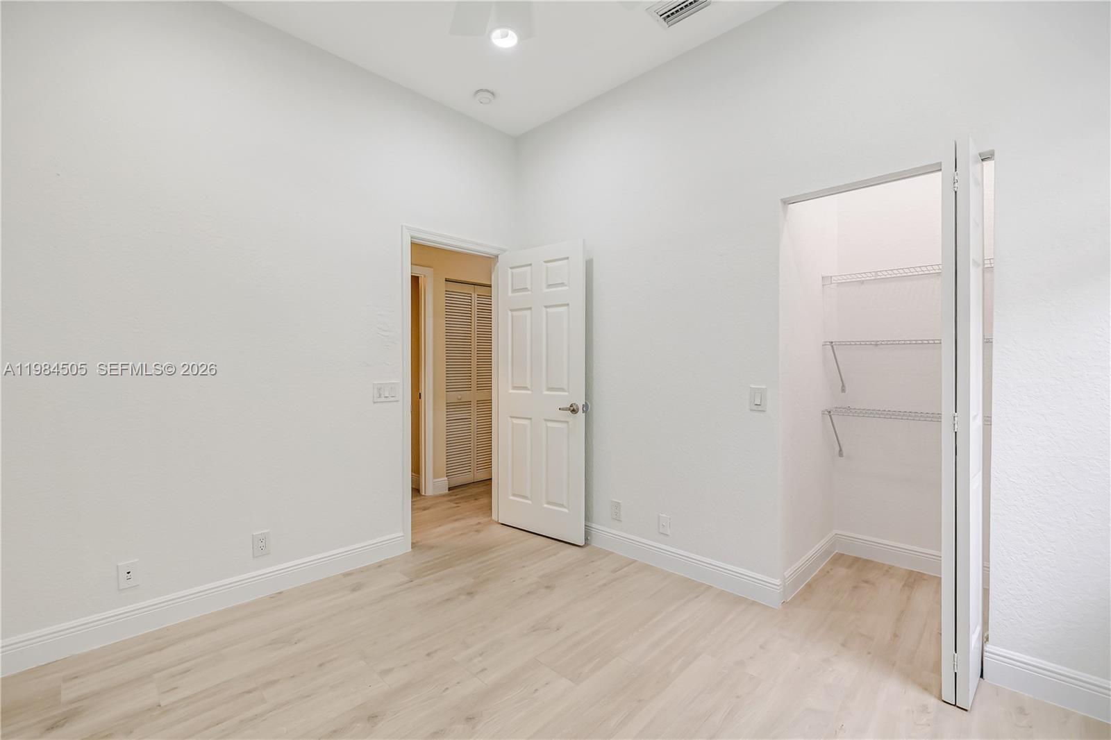 SAVANNA / COVE I - Residential Lease