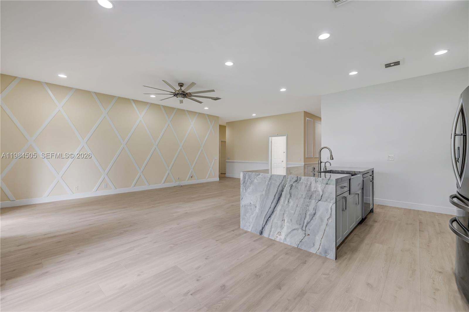 SAVANNA / COVE I - Residential Lease