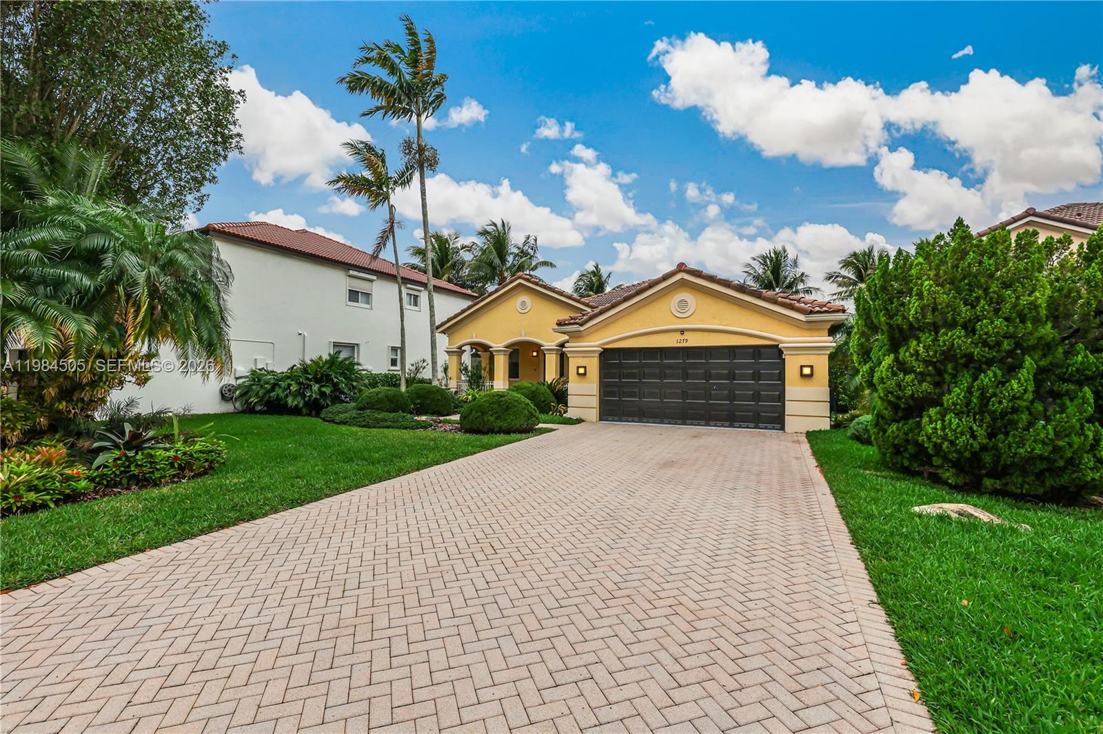 SAVANNA / COVE I - Residential Lease