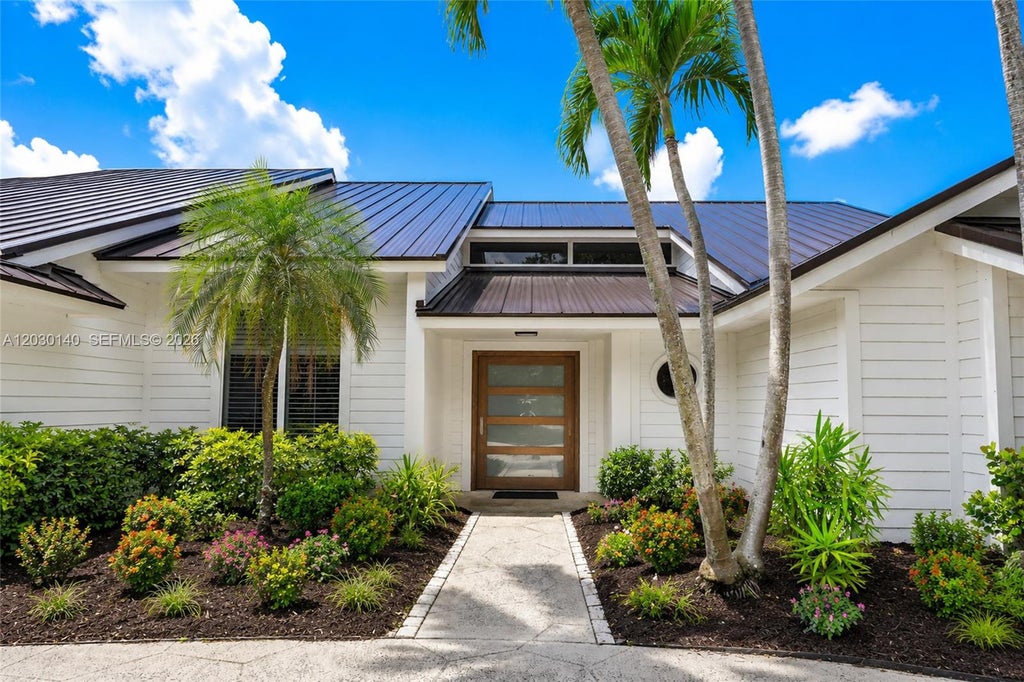 Photo of 10290 SE Banyan Way, Jupiter, FL 33469 (MLS # A12030140)