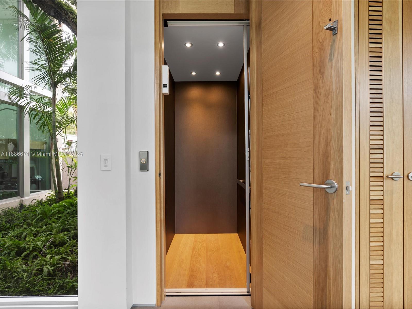 RIO VISTA C J HECTORS RES - Residential