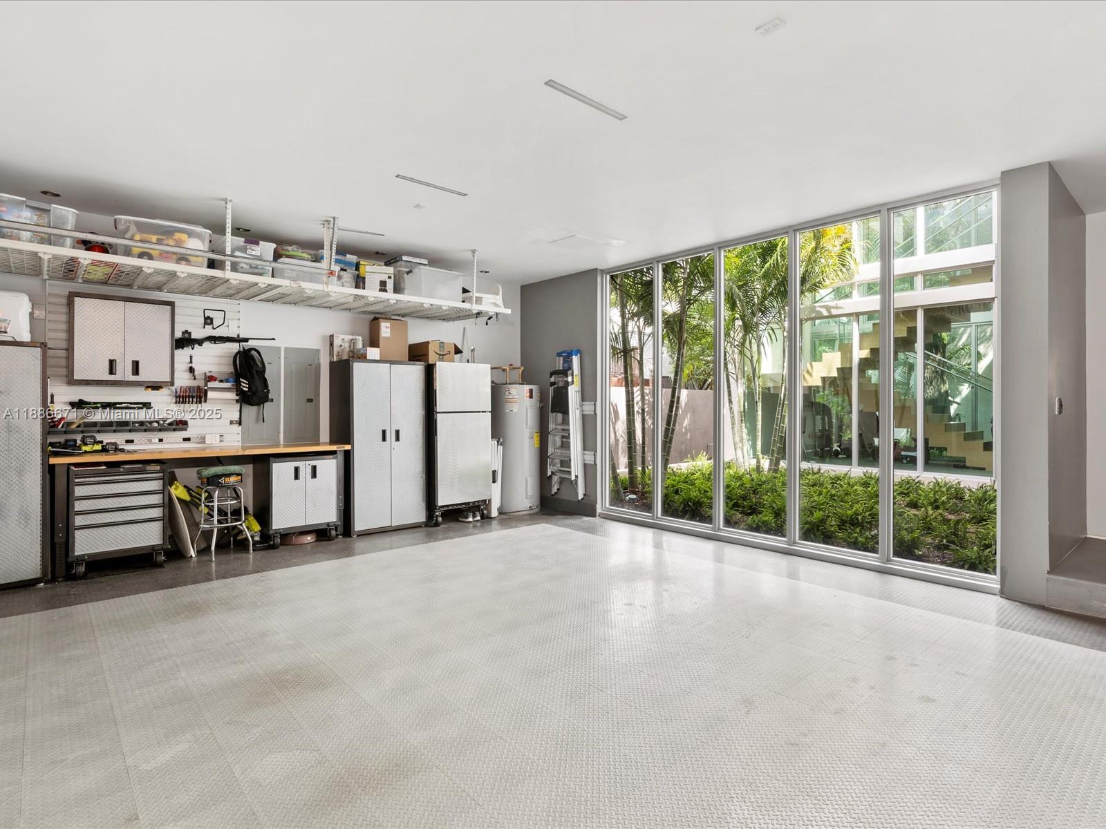 RIO VISTA C J HECTORS RES - Residential