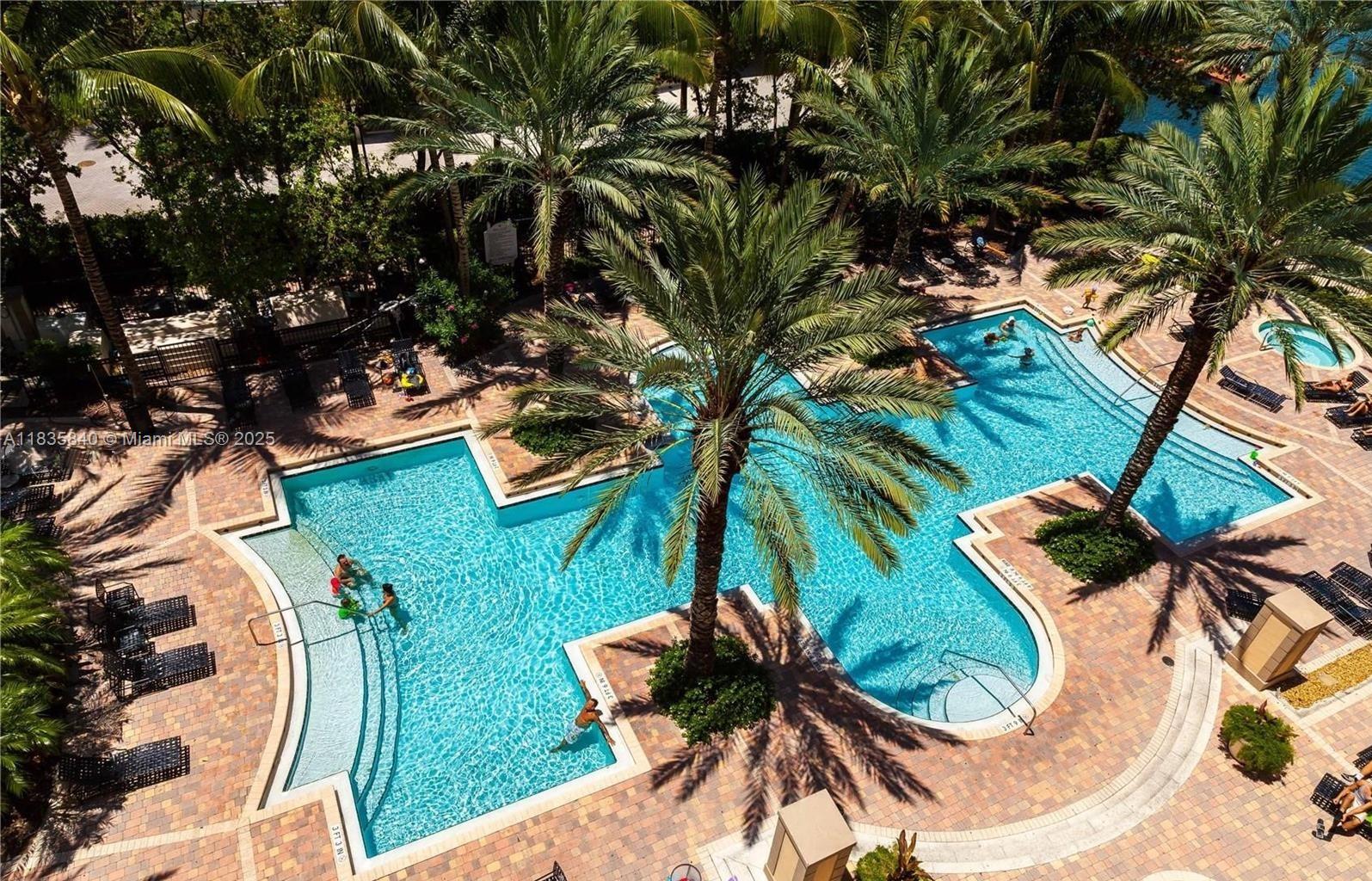 PORTO BELLAGIO CONDO - Residential