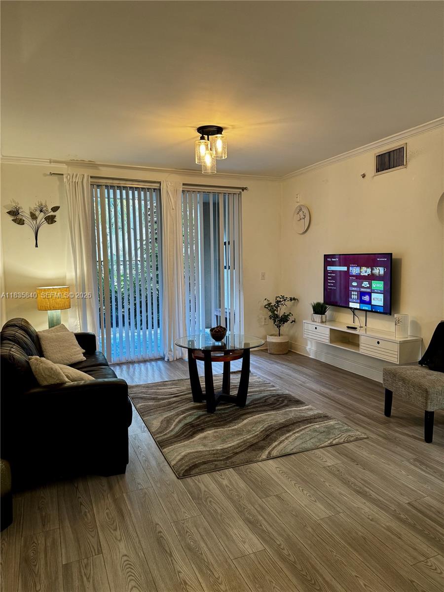 PORTO BELLAGIO CONDO - Residential