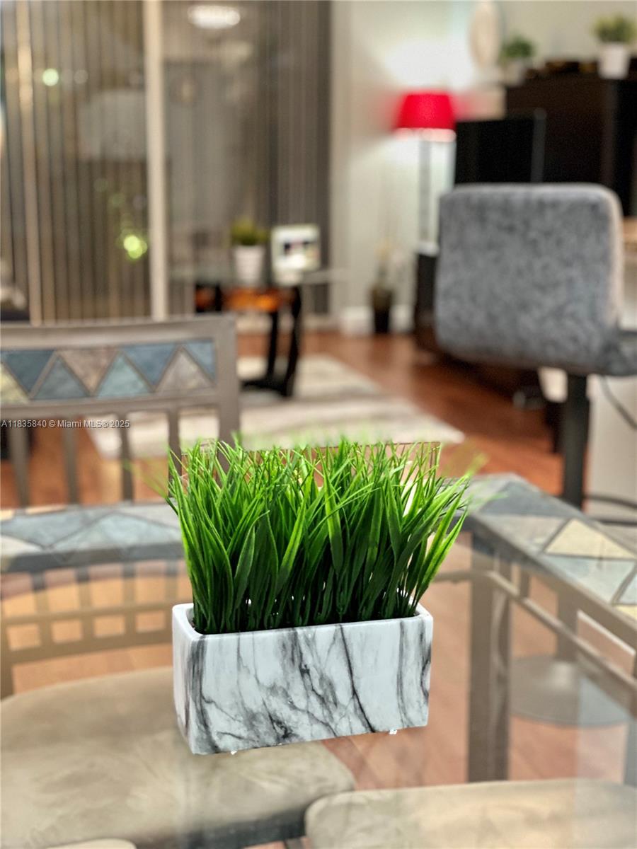 PORTO BELLAGIO CONDO - Residential