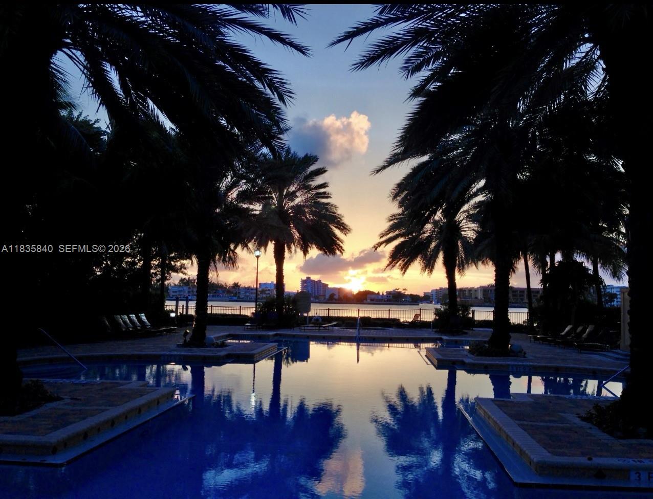 PORTO BELLAGIO CONDO - Residential