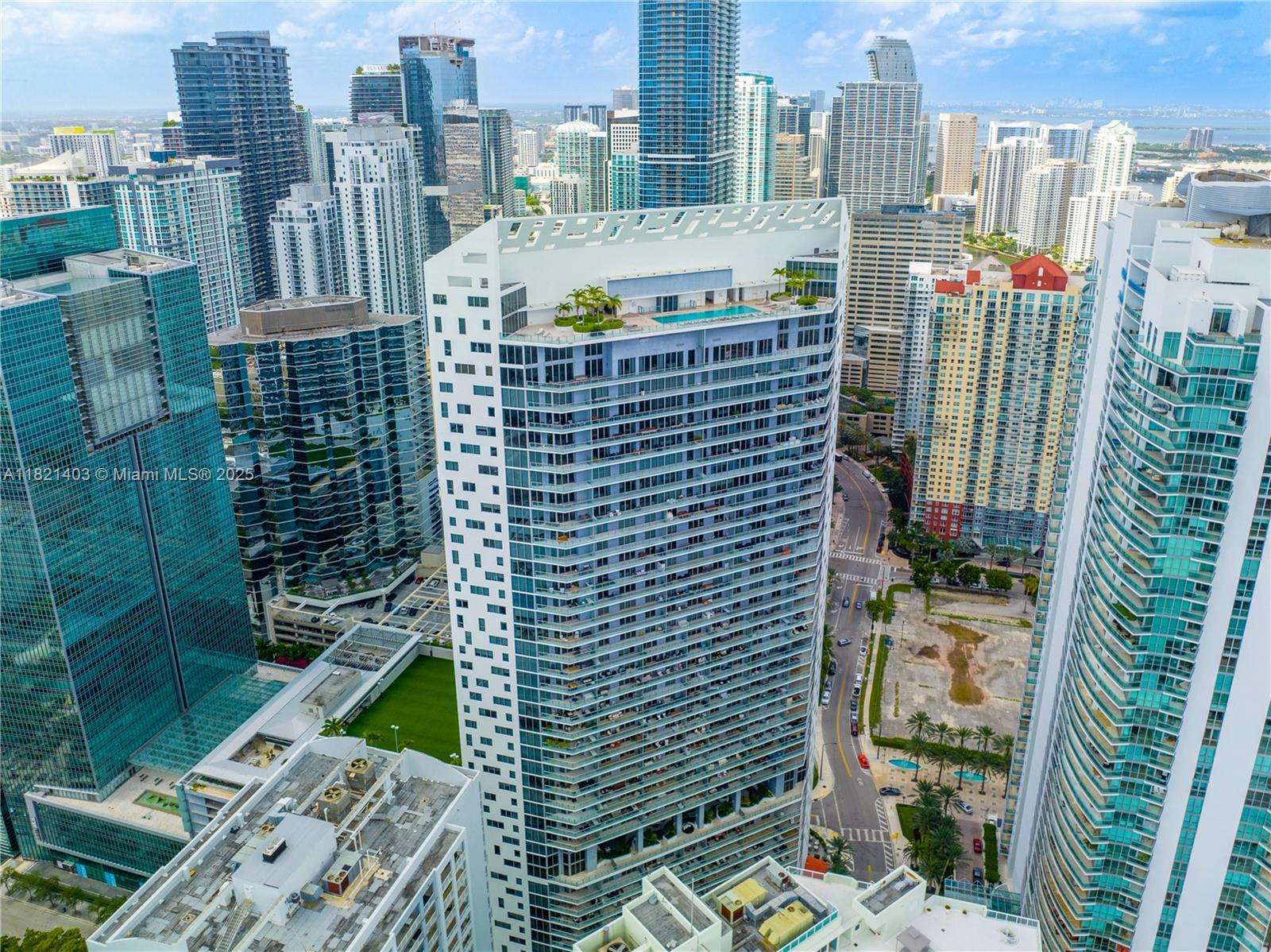 1300 Brickell Bay Dr 610, Miami, Broward County, Florida - 1 Bedrooms  
2 Bathrooms - 