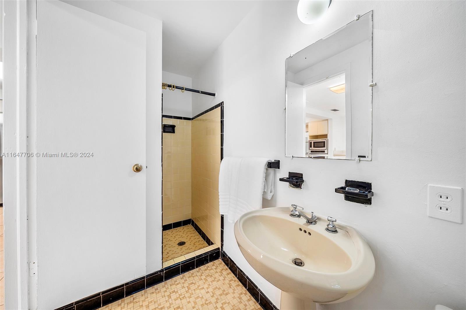 CORAL GAB SEC D REV PL - Residential