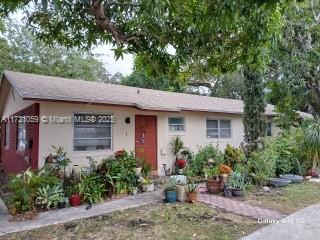 890 SW 28th St