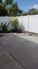590 NE 20th St 1