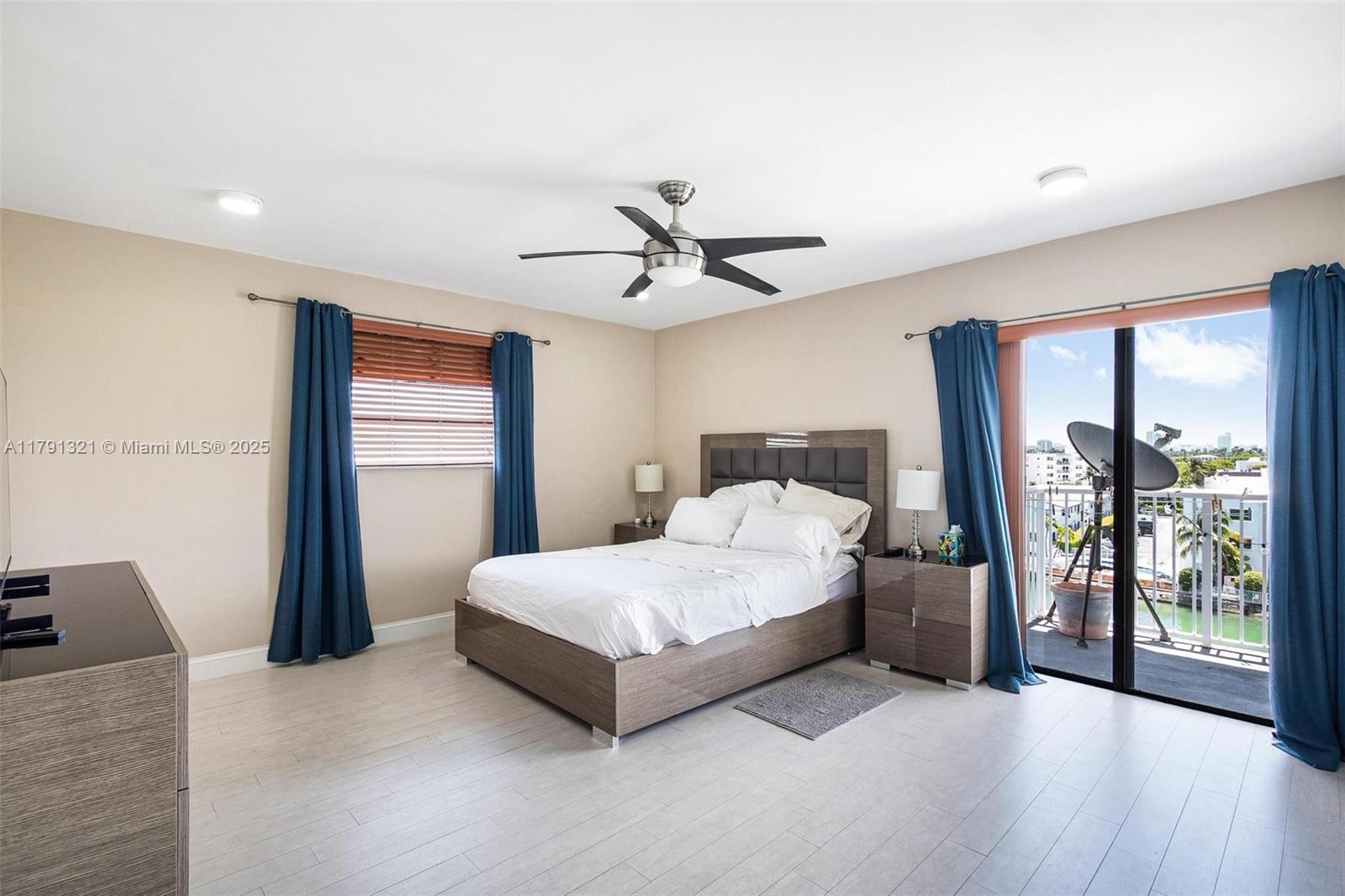 110 S Shore Dr 6D