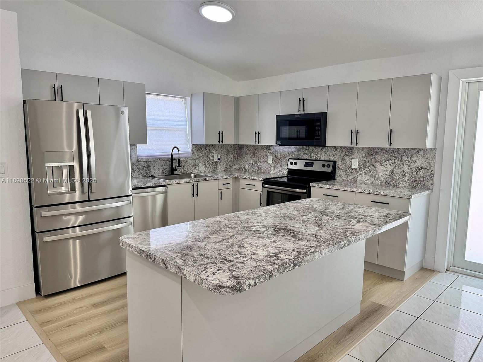 RICHLAND ESTATES - Residential