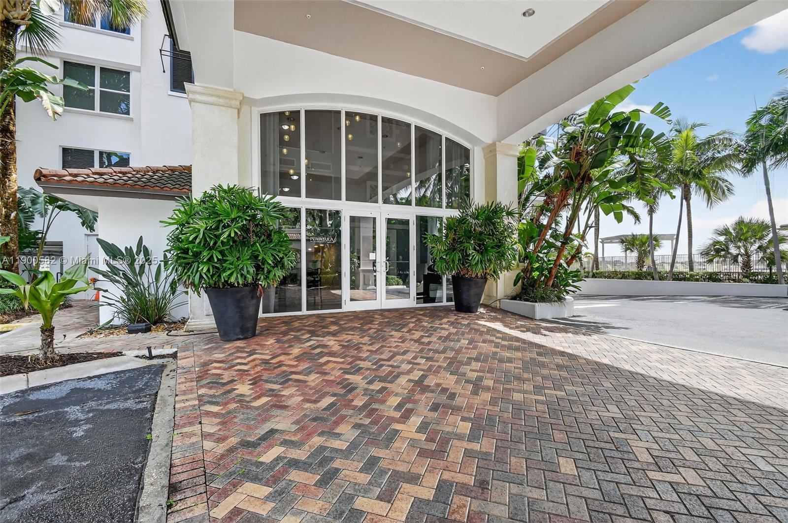 PENINSULA ON THE INTRACOA - Residential Lease