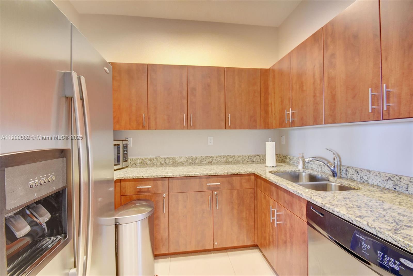 PENINSULA ON THE INTRACOA - Residential Lease