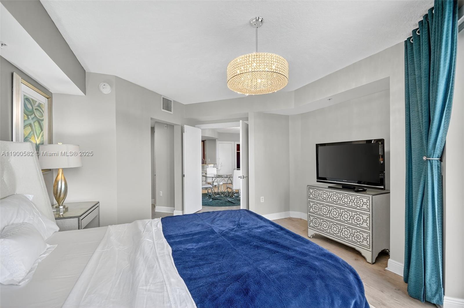 PENINSULA ON THE INTRACOA - Residential Lease