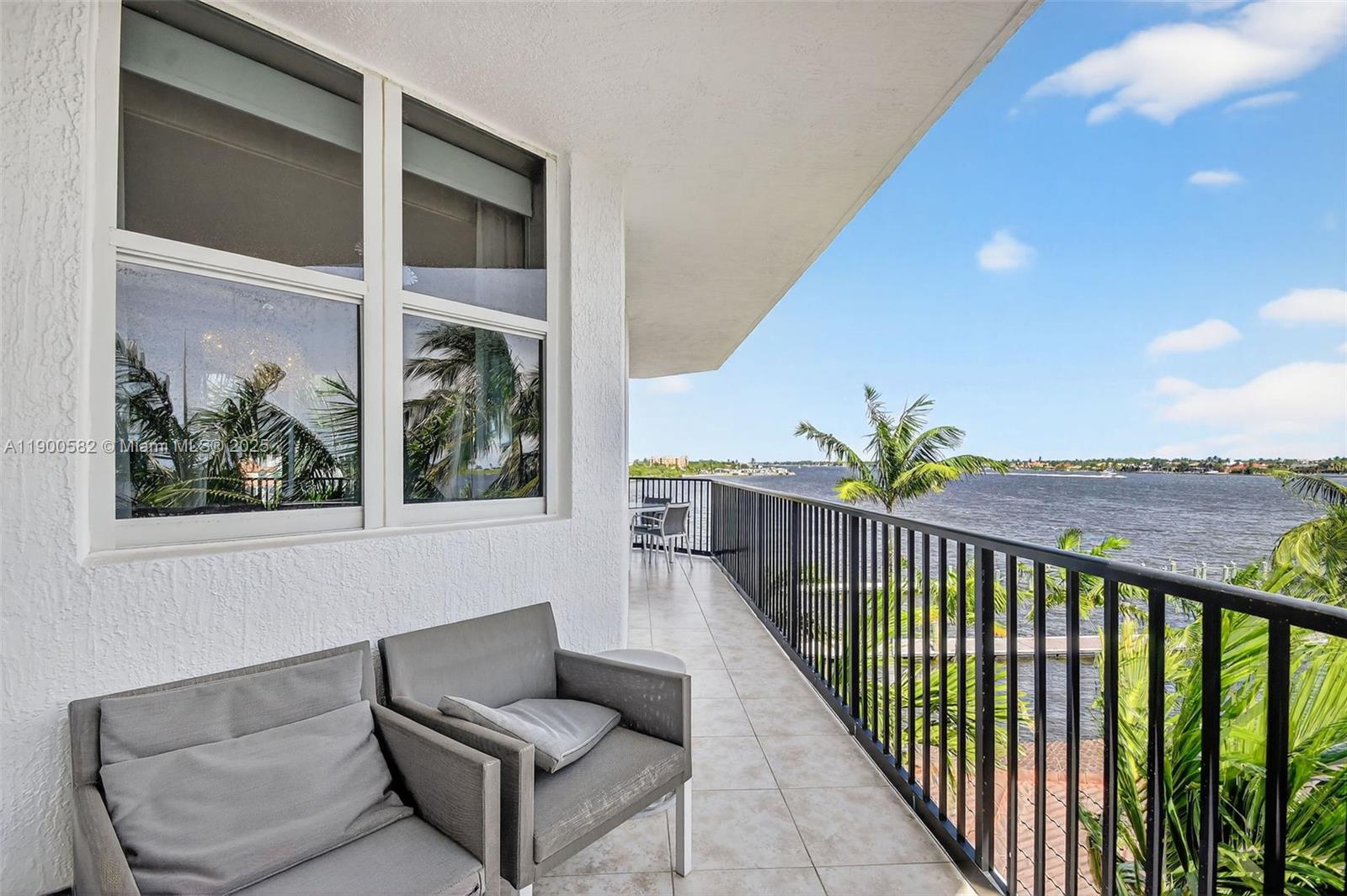 PENINSULA ON THE INTRACOA - Residential Lease