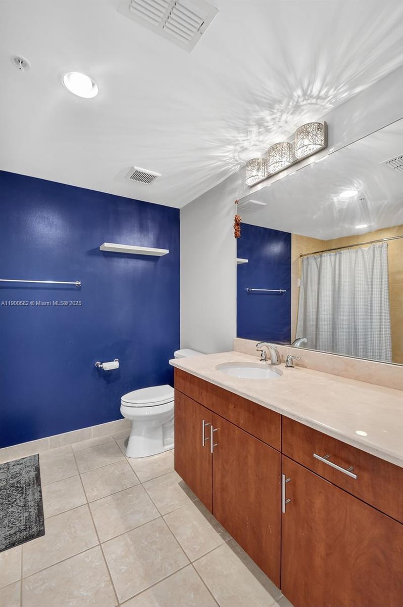 PENINSULA ON THE INTRACOA - Residential Lease