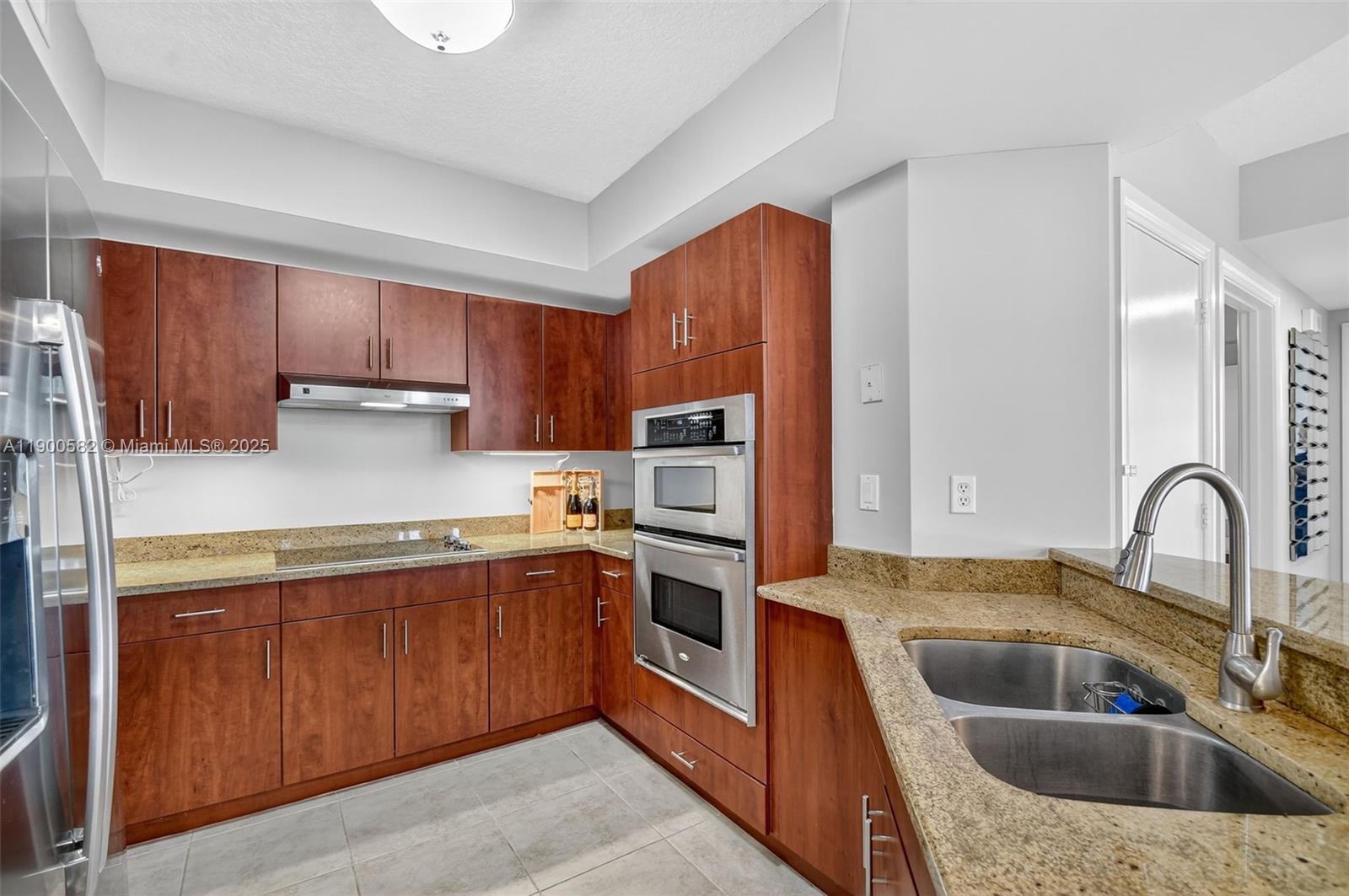 PENINSULA ON THE INTRACOA - Residential Lease