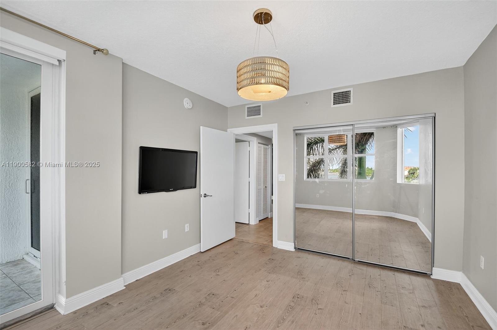 PENINSULA ON THE INTRACOA - Residential Lease