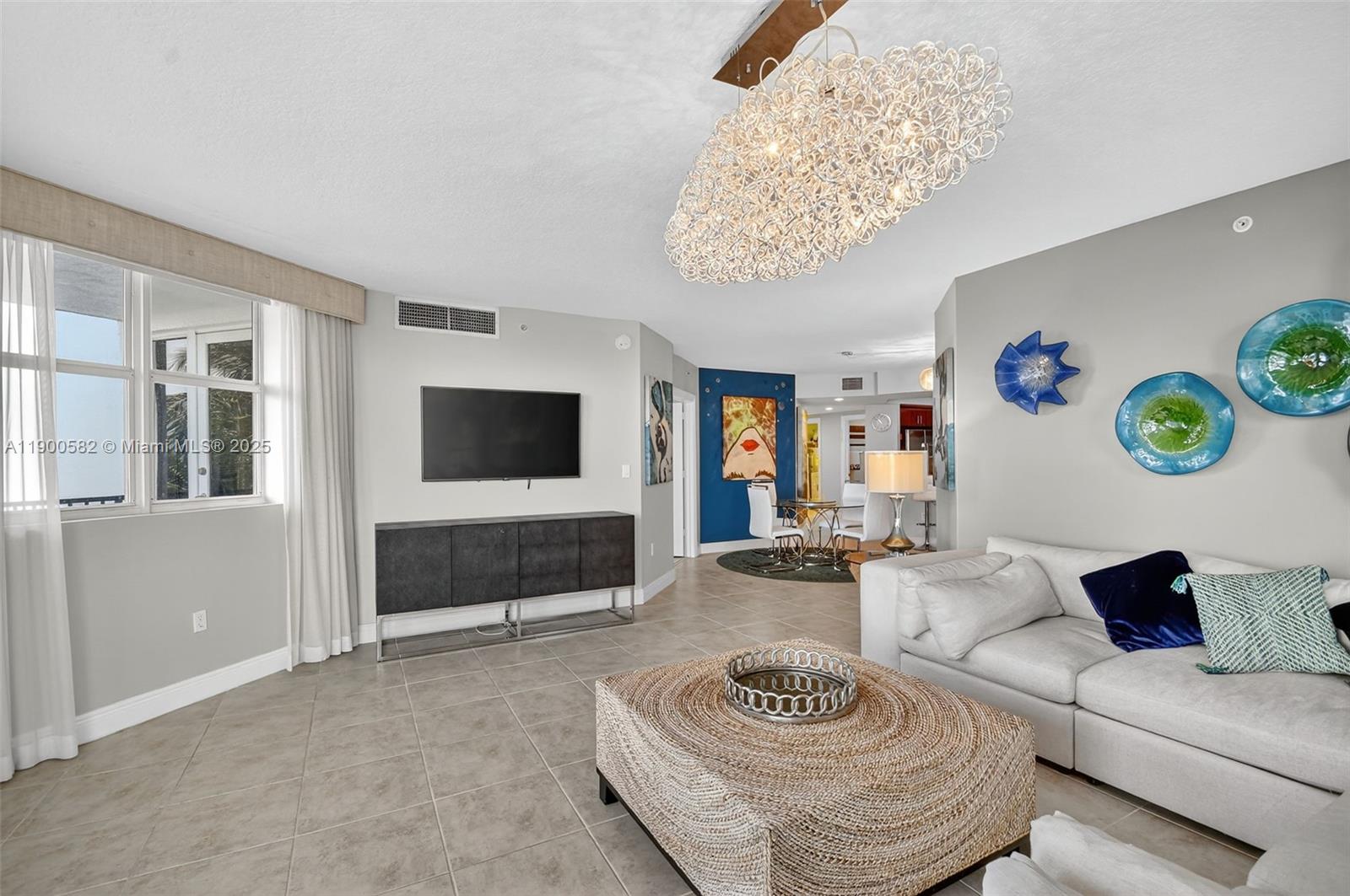 PENINSULA ON THE INTRACOA - Residential Lease