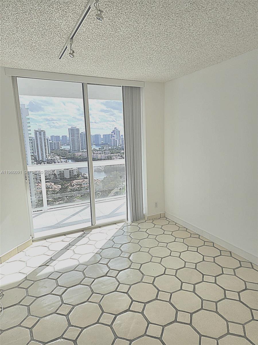 THE LANDMARK CONDO - Residential