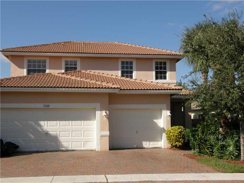 SPACIOUS SINGLE FAMILY HOME*VAULTED CEILINGS*MASTER BEDROOM ON GROUND FLOOR*LOCATED IN CENTRALLY LOCATED COMMUNITY IN PEMBROKE PINES*GATED*FITNESS*POOL*PLAYGROUND*TENNIS COURT*PRICED TO RENT RIGHT AWAY*