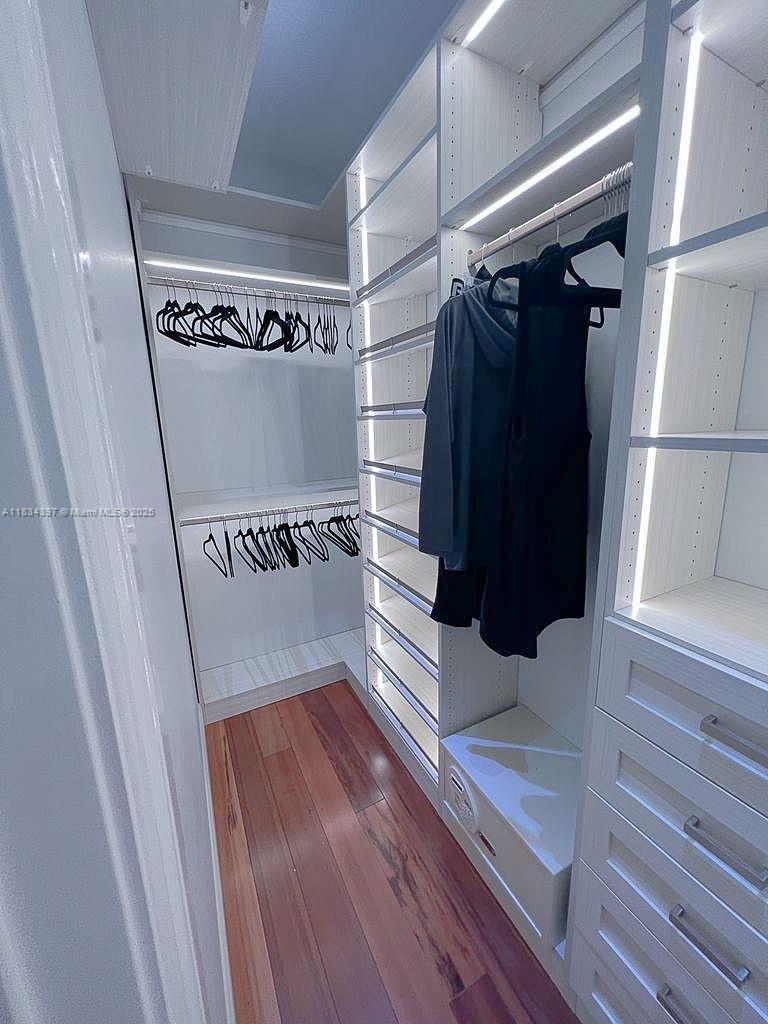 KEYSTONE ISLAND NO 5 - Residential Lease