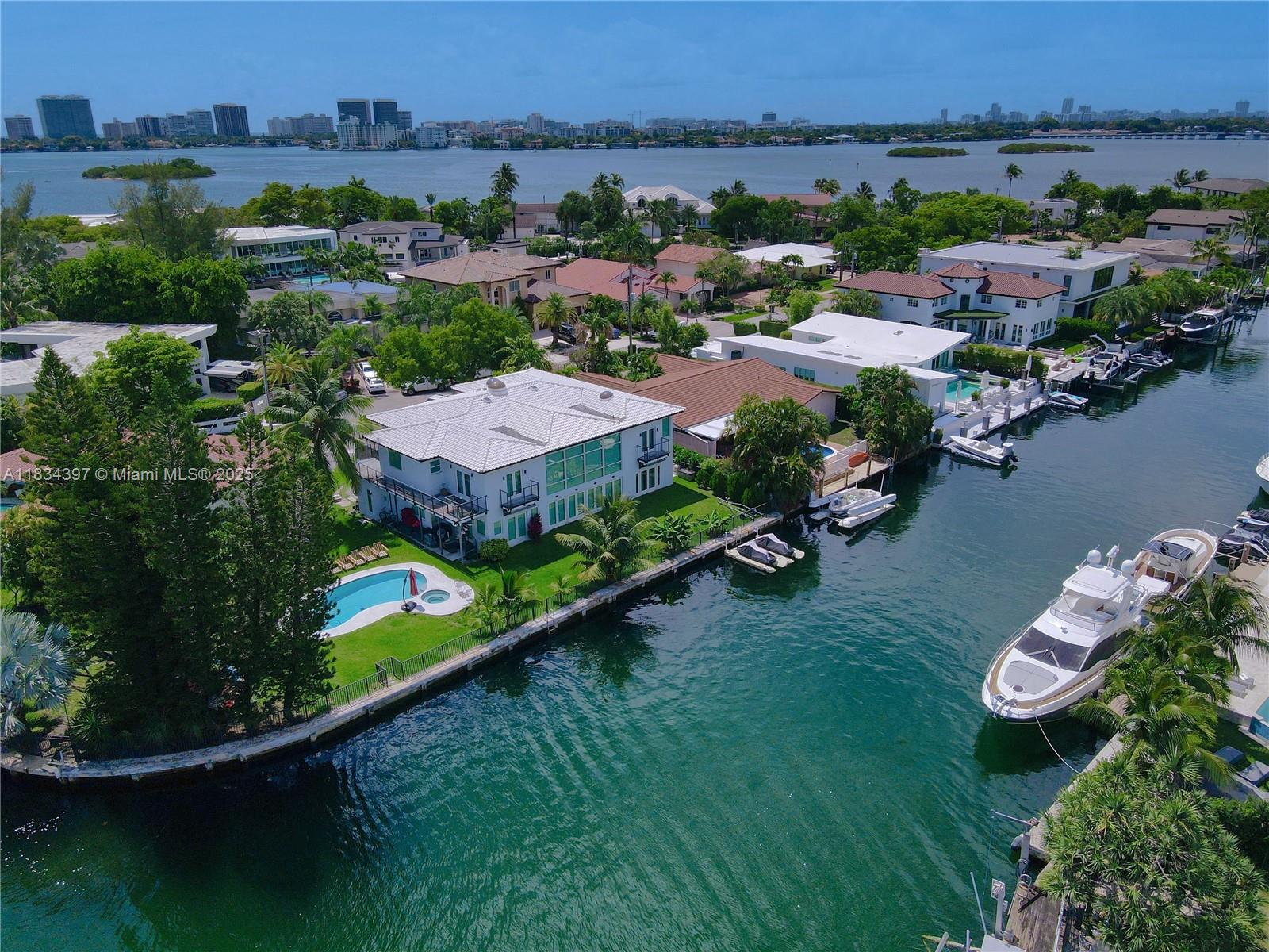 Stunning Waterfront Estate for Lease — Fully Furnished & Move-In Ready!
Discover this magnificent two-story residence in the prestigious Keystone Islands, offering over 6,300 sq. ft. of luxurious living space. This exceptional home features 8 bedrooms, 6 bathrooms, an office, private movie theater, poker room, and a state-of-the-art gym.
The expansive primary suite boasts a brand new custom walk-in closet and a lavish en-suite bathroom complete with a private sauna. Upstairs, you'll find 4 spacious bedrooms, a large entertainment area, and a spectacular private cinema.
Enjoy resort-style living with a beautifully designed backyard, heated pool, jacuzzi, sauna, and a 180 ft. waterfront dock — perfect for boating enthusiasts, with NO fixed bridges and direct ocean access in just minutes.