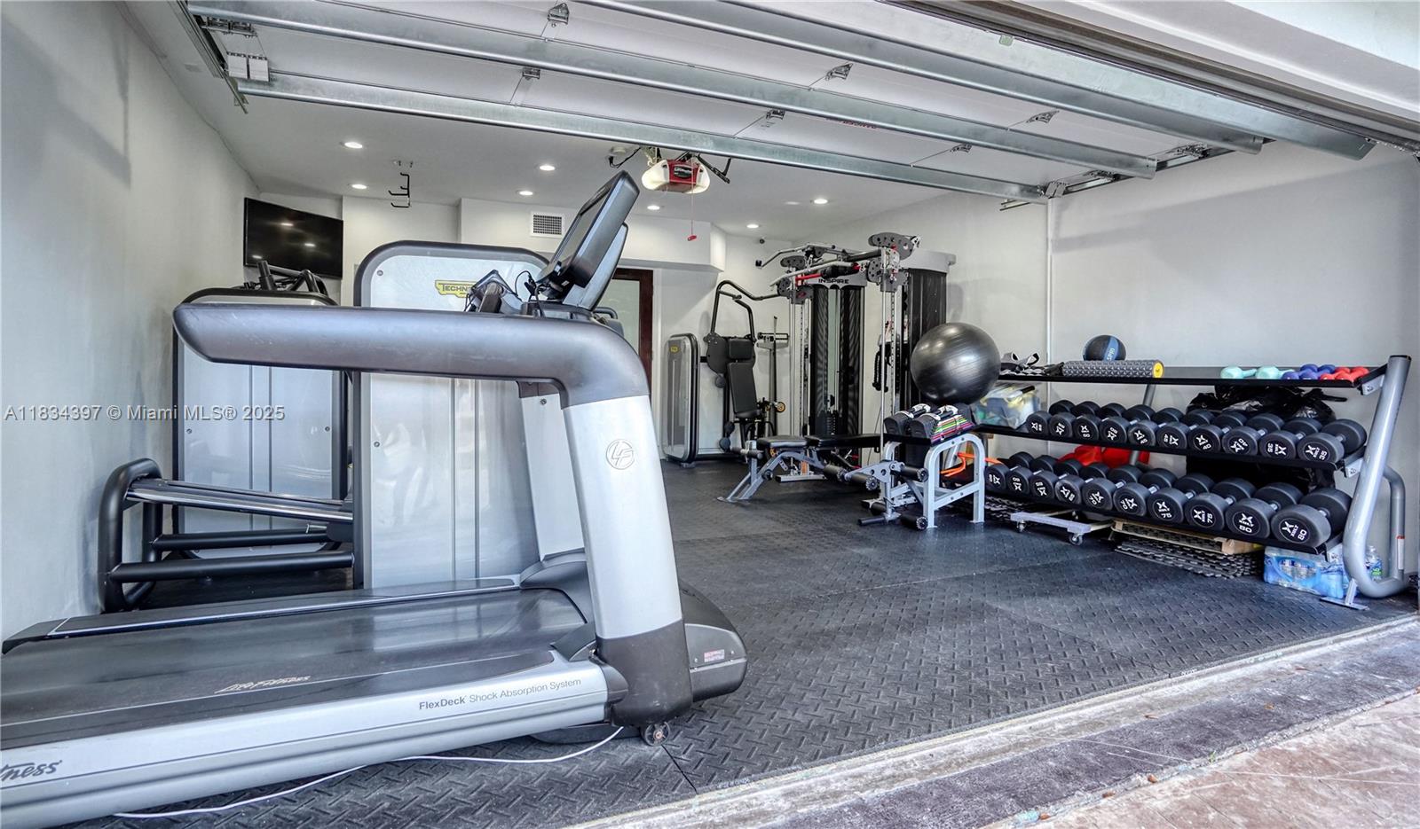 KEYSTONE ISLAND NO 5 - Residential Lease