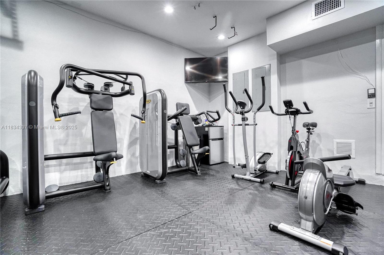 KEYSTONE ISLAND NO 5 - Residential Lease