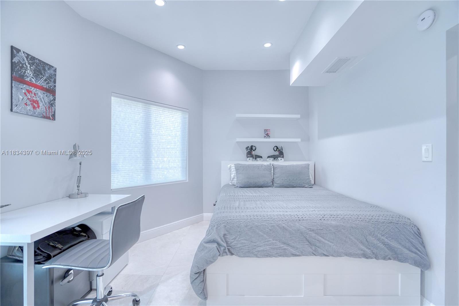 KEYSTONE ISLAND NO 5 - Residential Lease