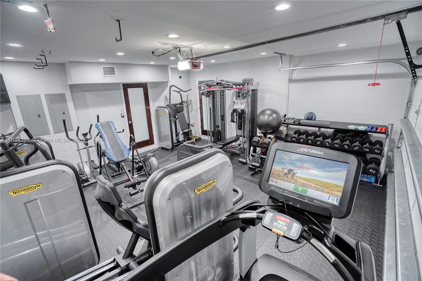 KEYSTONE ISLAND NO 5 - Residential Lease