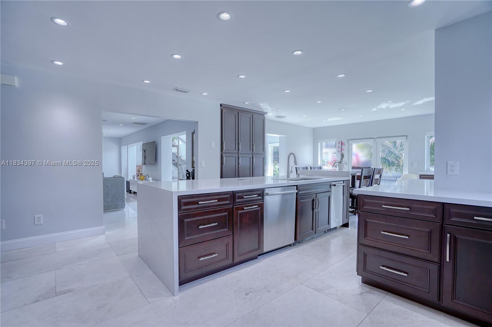 KEYSTONE ISLAND NO 5 - Residential Lease