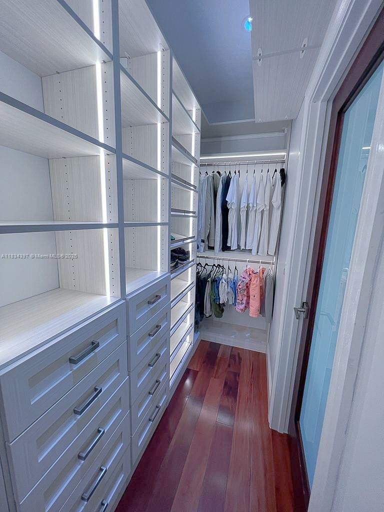 KEYSTONE ISLAND NO 5 - Residential Lease