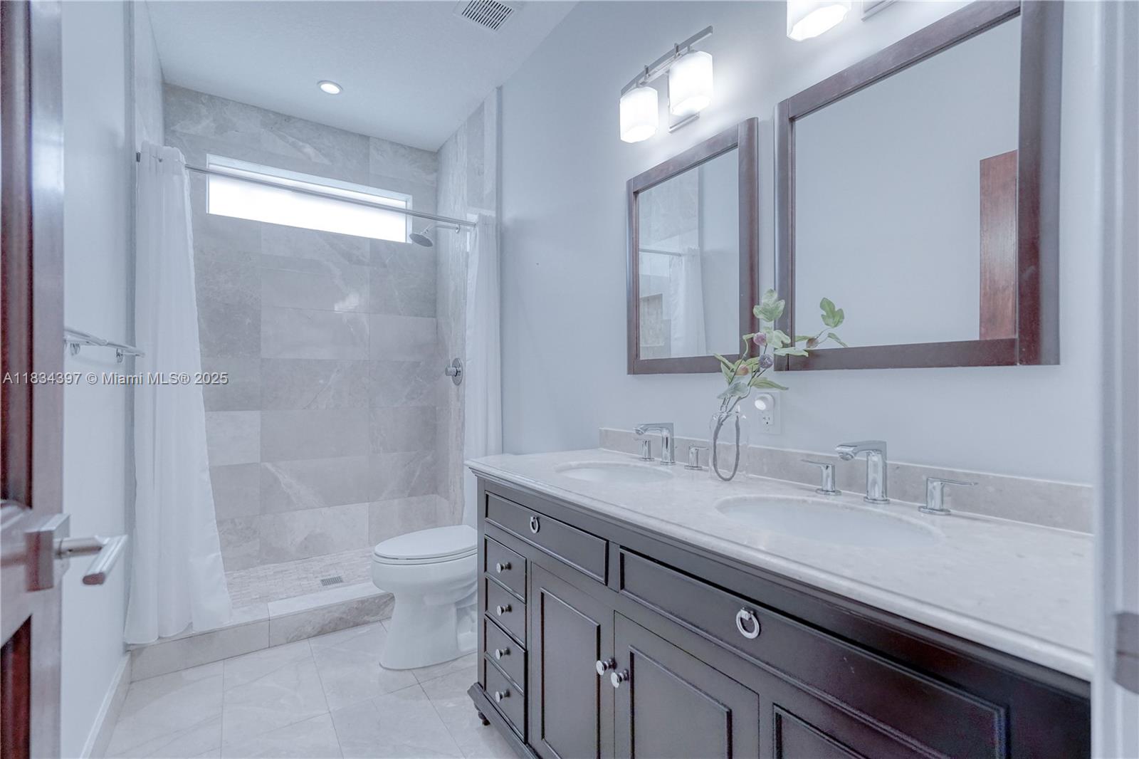 KEYSTONE ISLAND NO 5 - Residential Lease