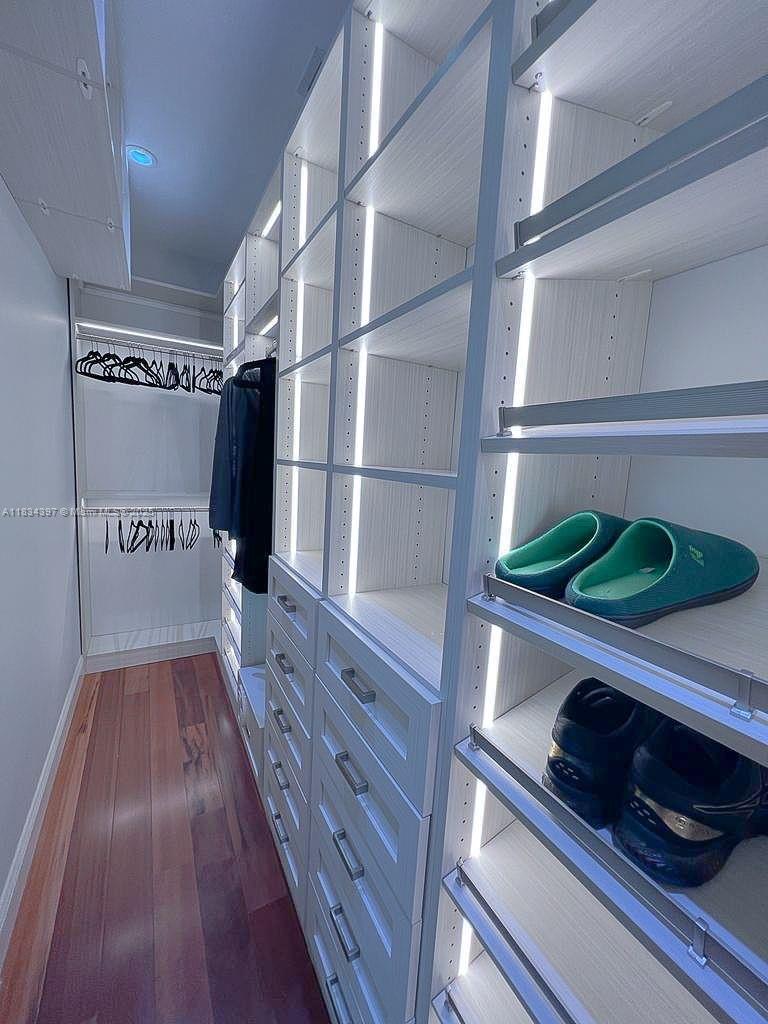 KEYSTONE ISLAND NO 5 - Residential Lease