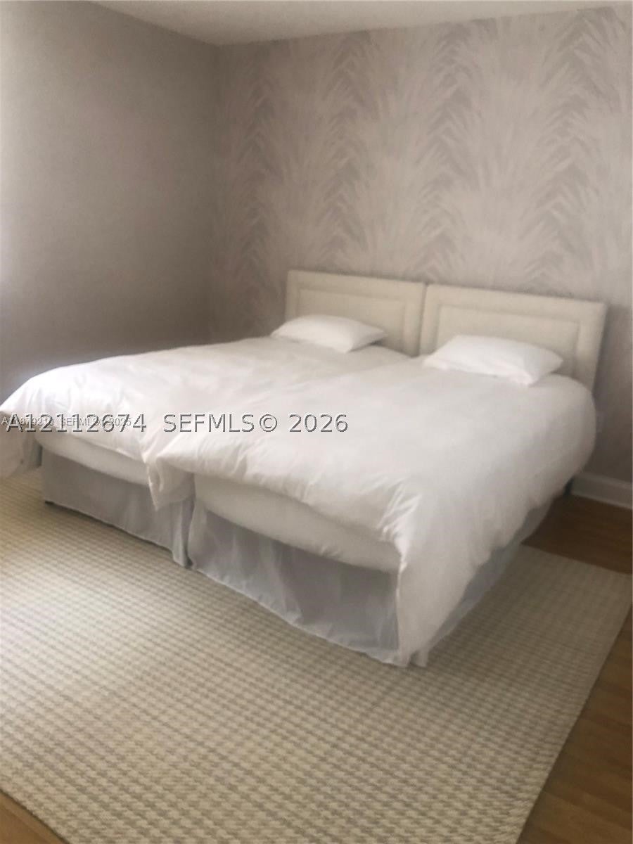 10185 Collins Ave 1016
