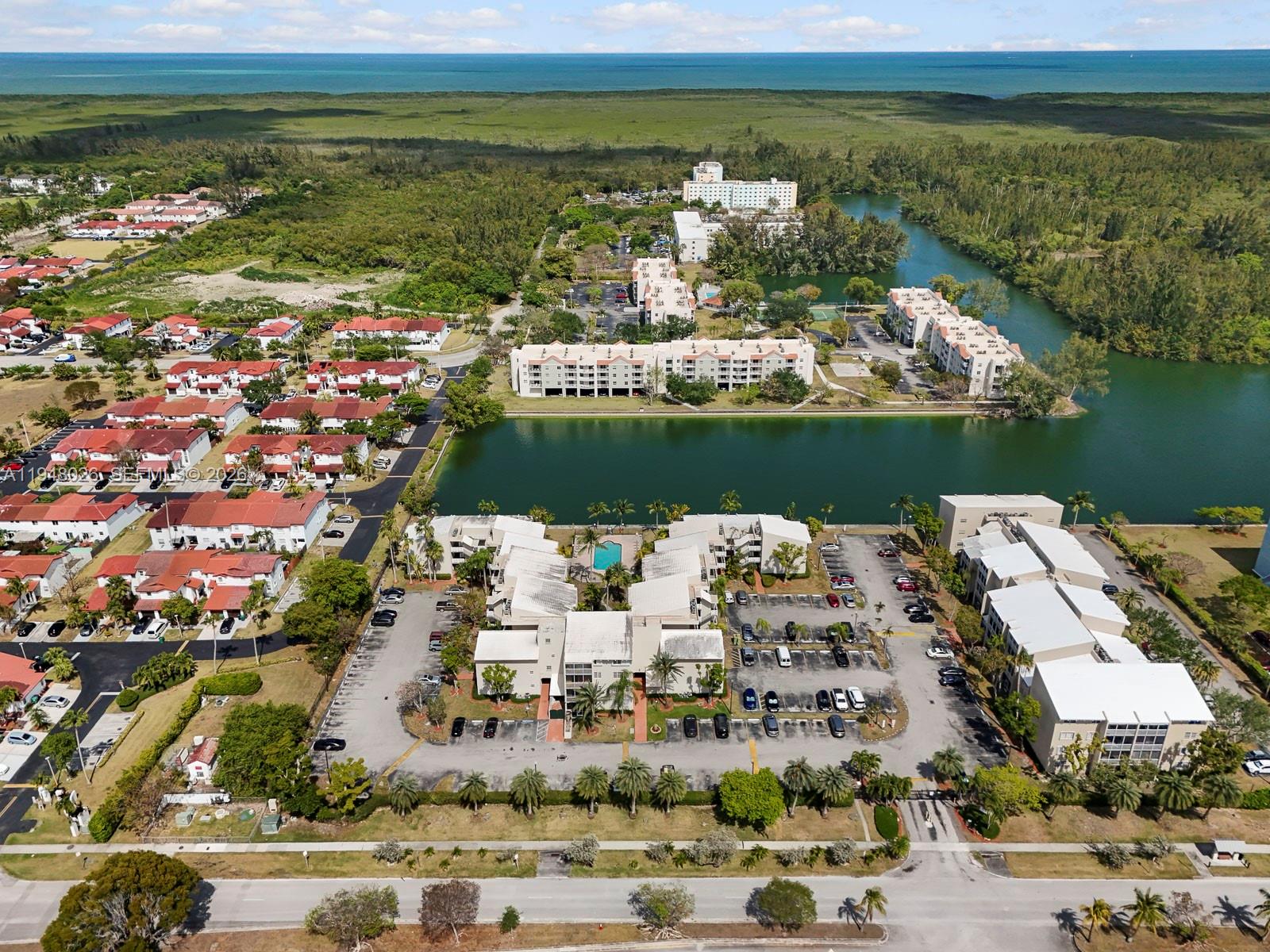 COVE CONDO PHASE I - Residential