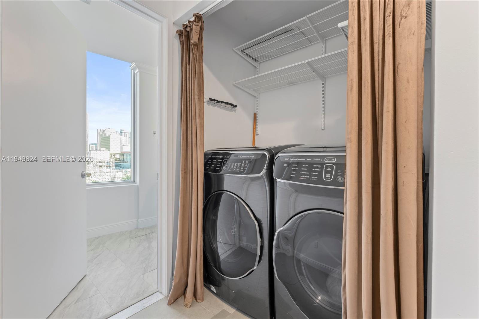 LATITUDE ON THE RIVER CON - Residential