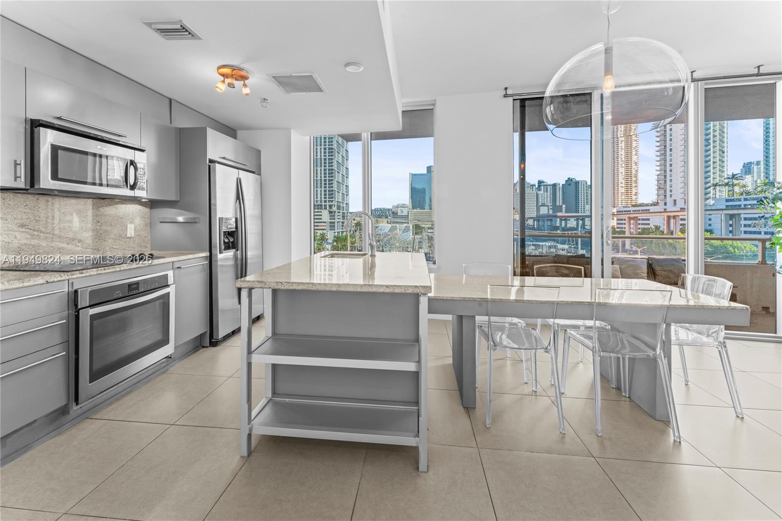 LATITUDE ON THE RIVER CON - Residential