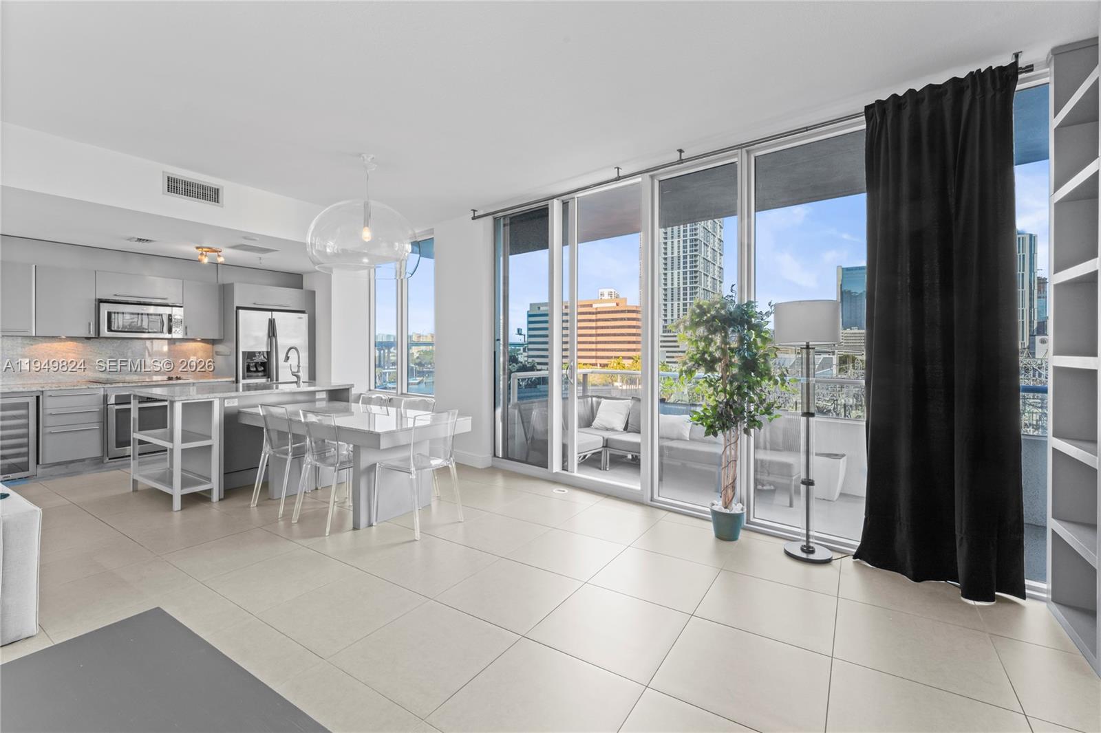 LATITUDE ON THE RIVER CON - Residential