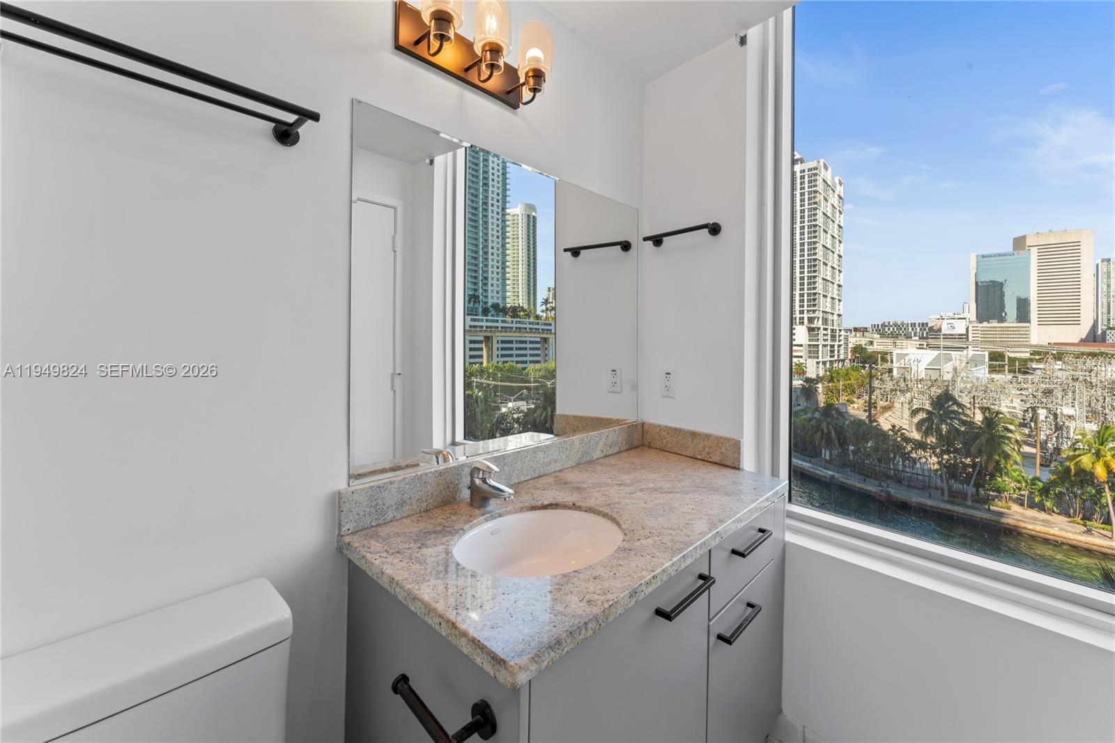 LATITUDE ON THE RIVER CON - Residential