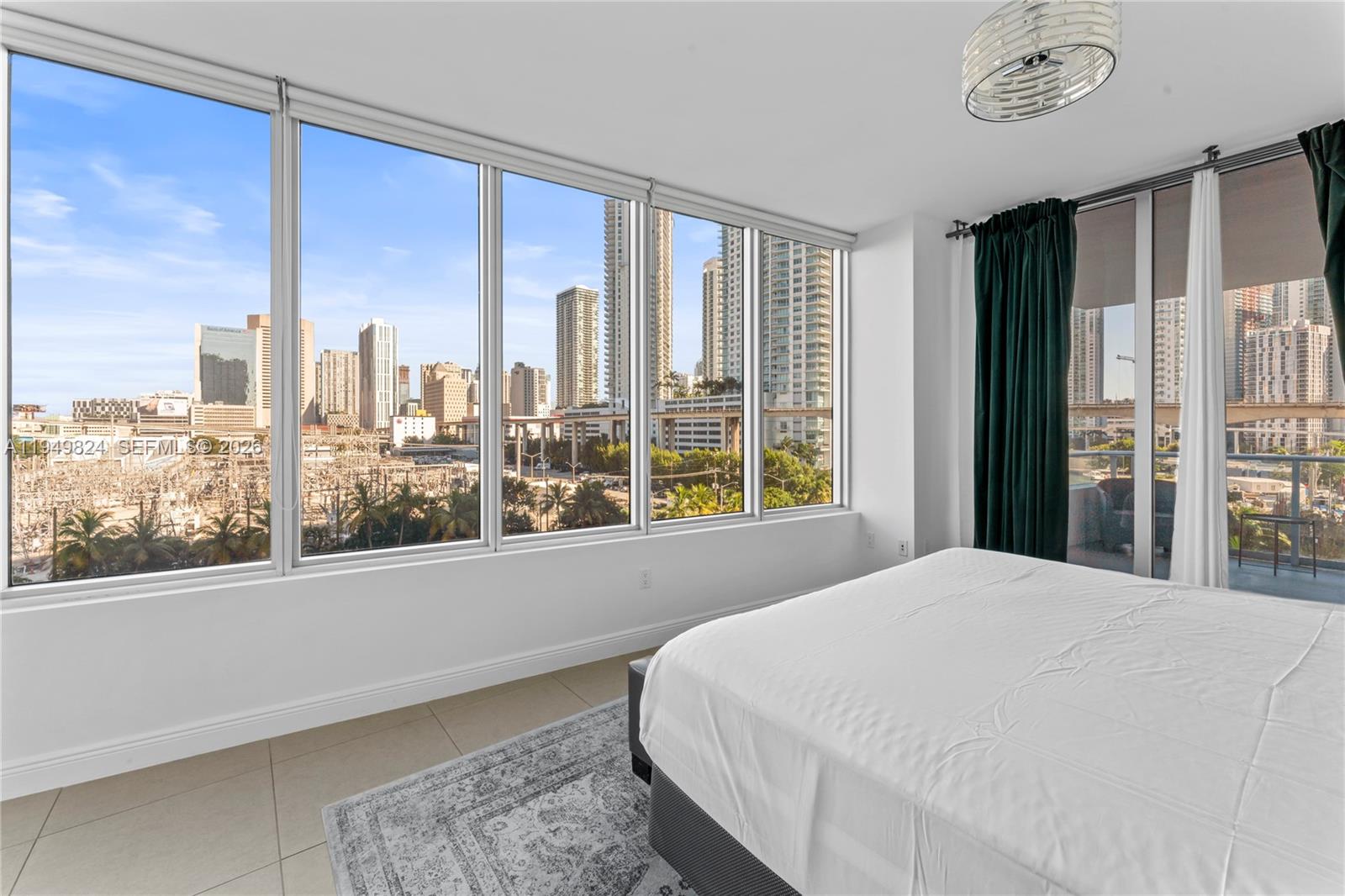 LATITUDE ON THE RIVER CON - Residential