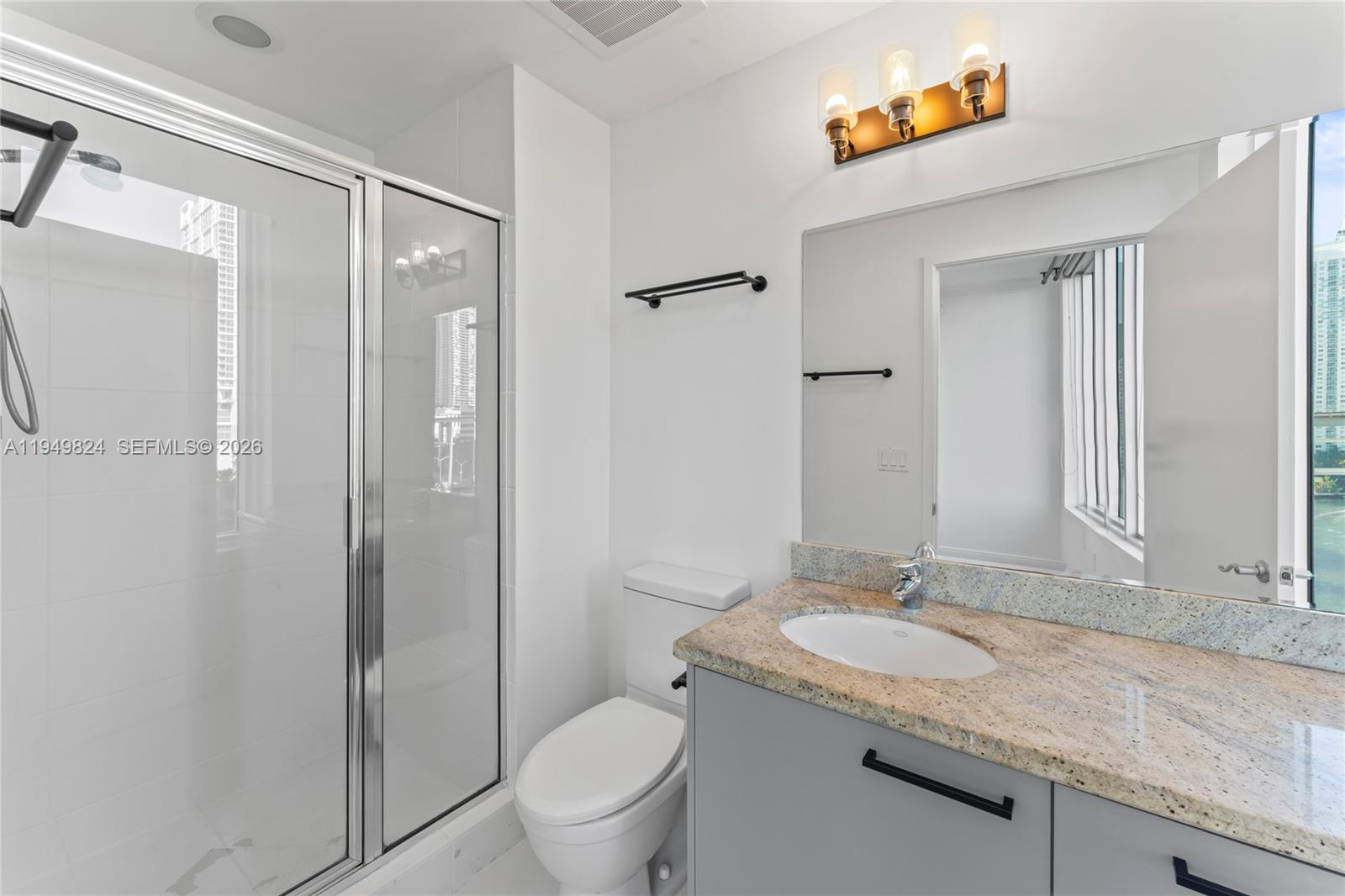 LATITUDE ON THE RIVER CON - Residential