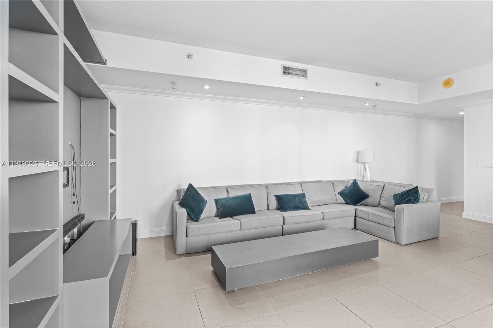 LATITUDE ON THE RIVER CON - Residential