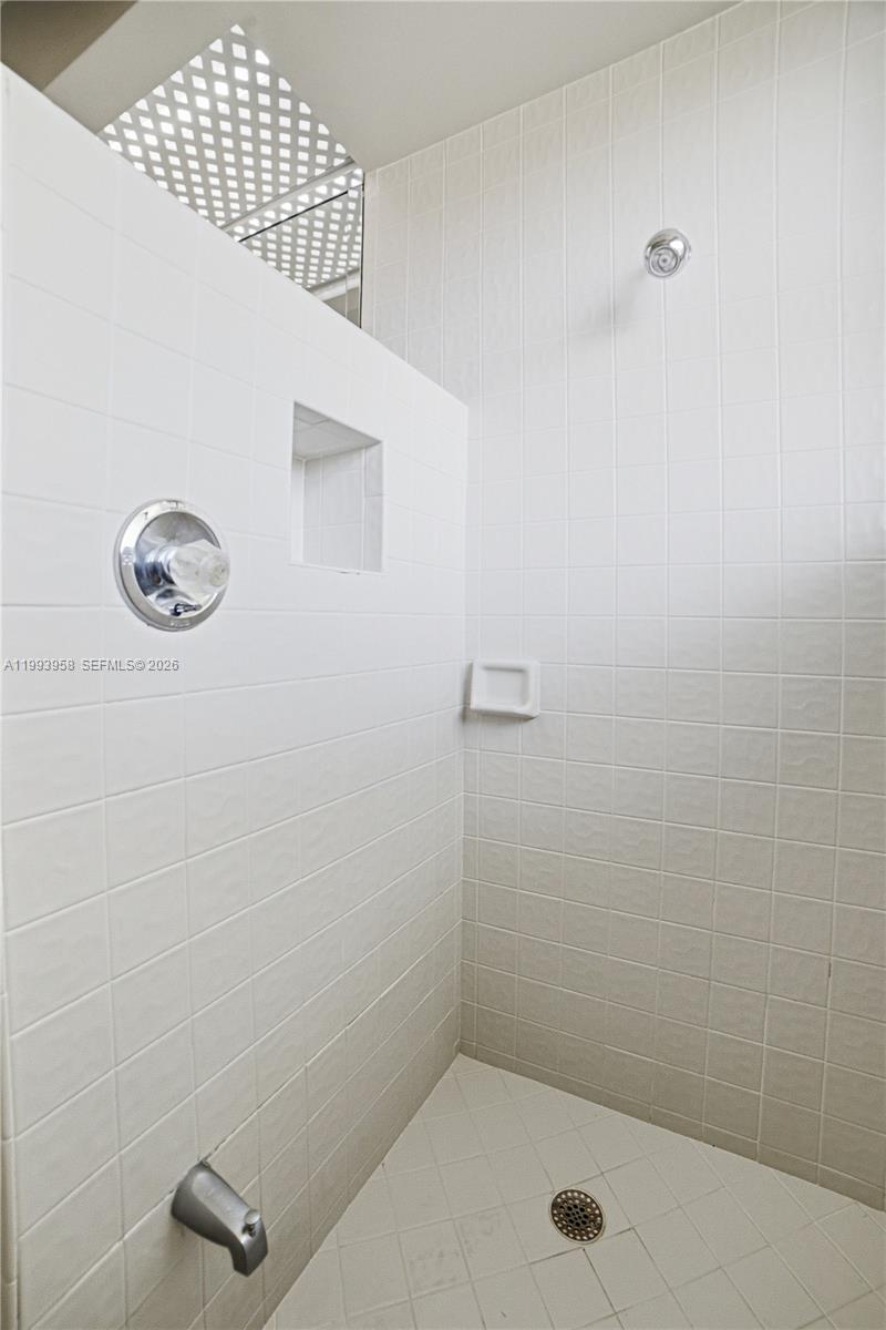 WEST GLEN - Residential