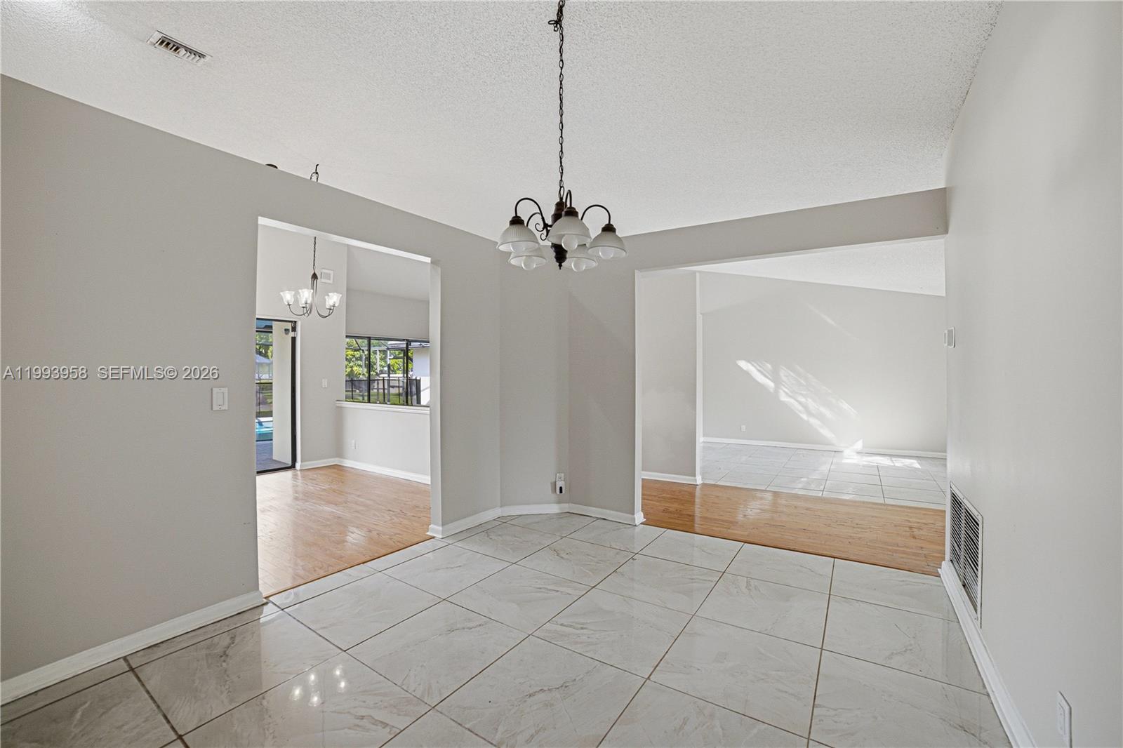 WEST GLEN - Residential